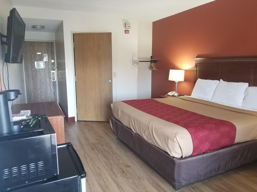 Econo Lodge Cadillac By Choice Kültér fotó