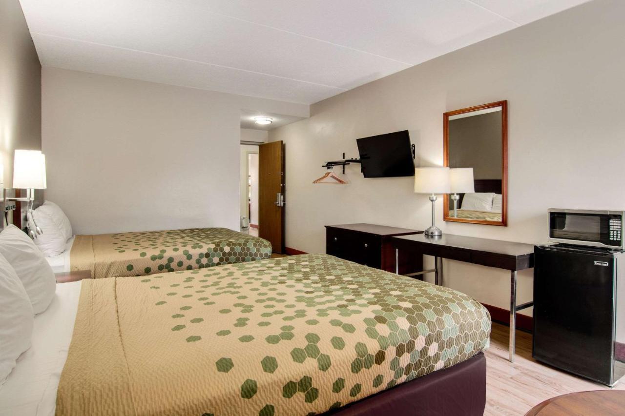 Econo Lodge Cadillac By Choice Kültér fotó