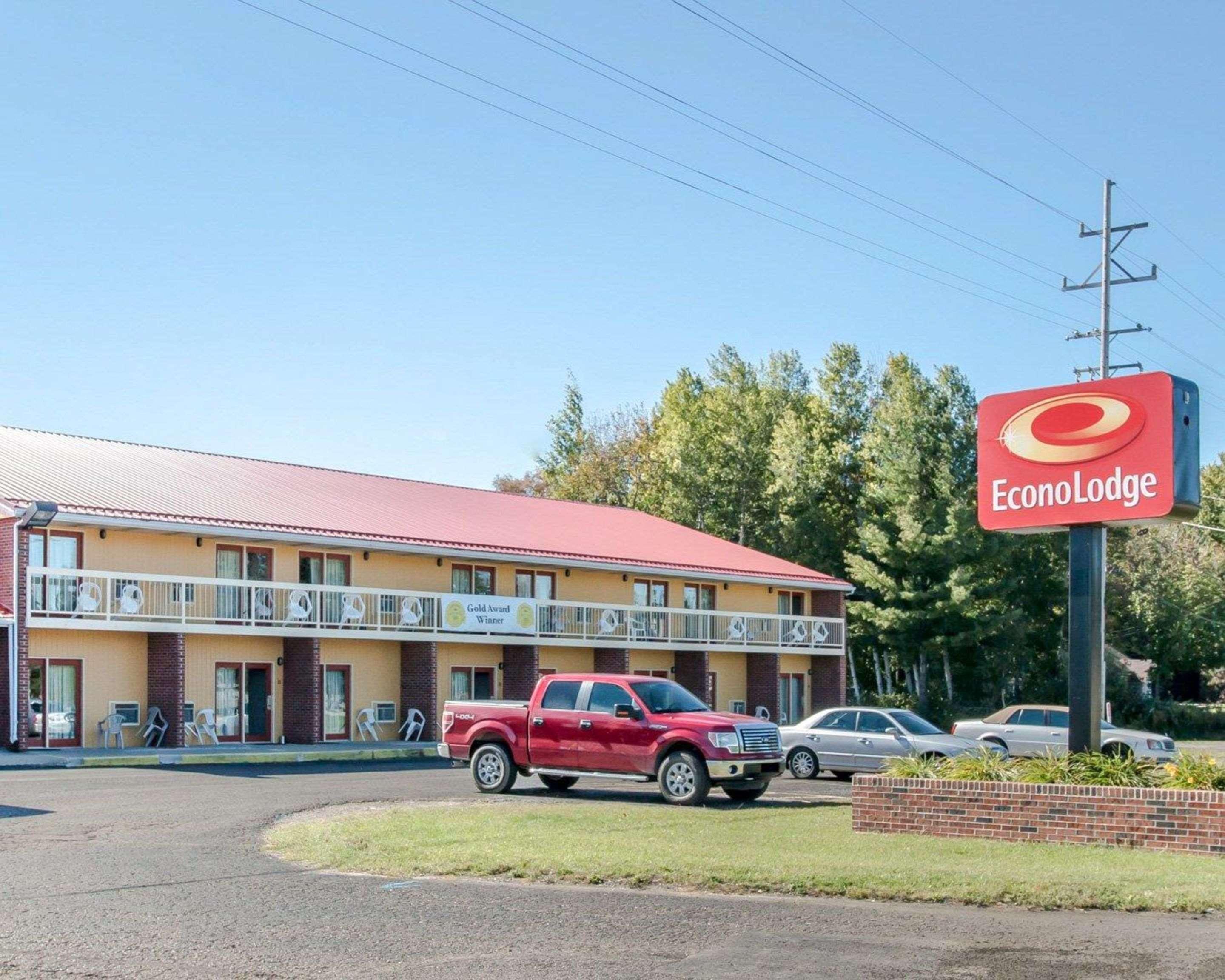 Econo Lodge Cadillac By Choice Kültér fotó